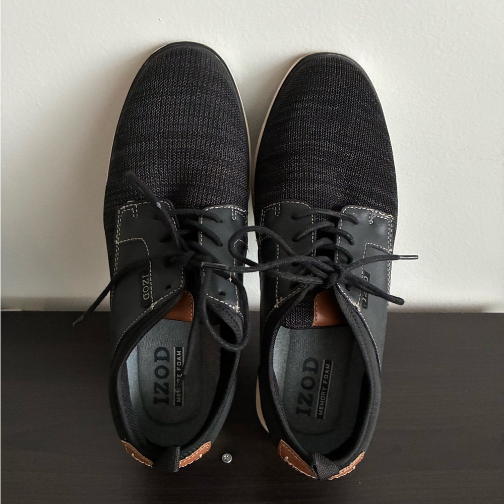 IZOD Men's Black Casual Shoes, size 9.5
